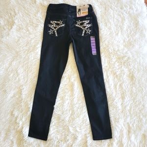 New - Seven7 Jeans